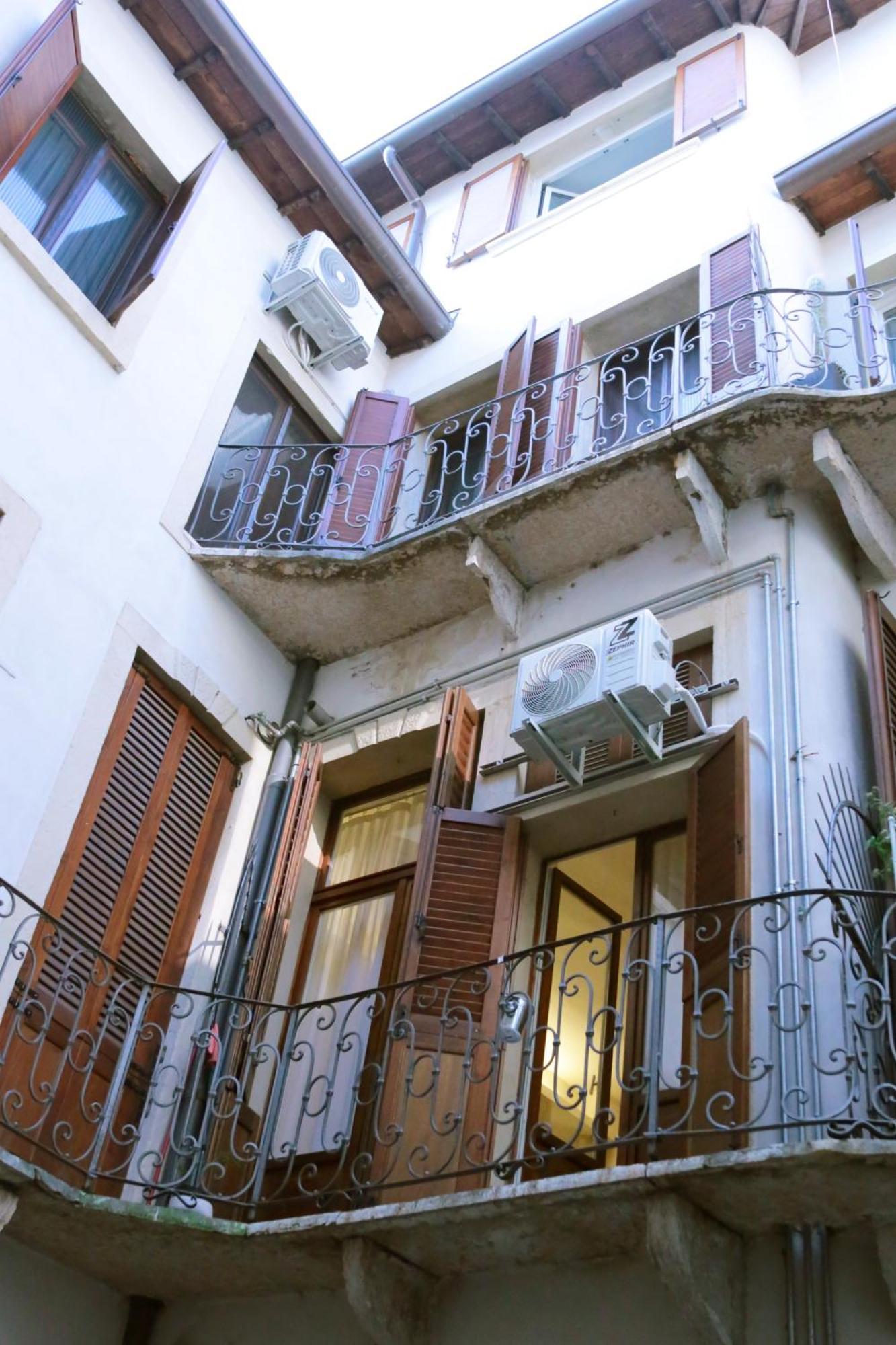 Appartement Dimora San Fermo 11 à Vérone Extérieur photo
